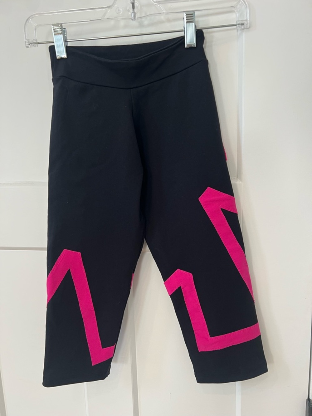 Black Capri Leggings with Pink Zigzag Accent